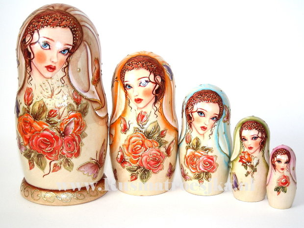 UITVERKOCHT Matroesjka 'Vlinders', 5-delig